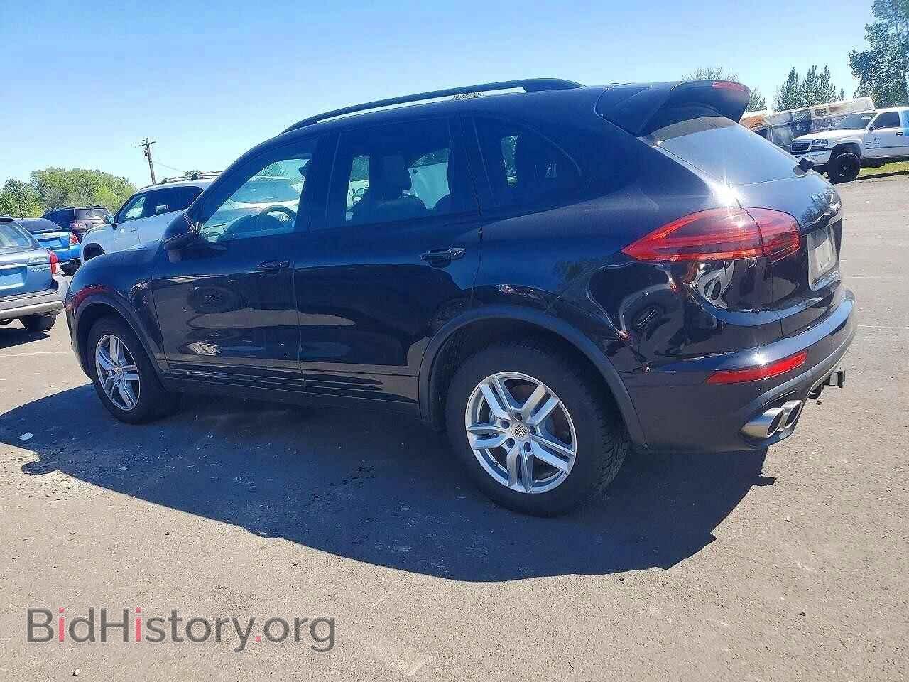 2016 PORSCHE CAYENNE - VIN: WP1AB2A24GLA93235 - Photo 2