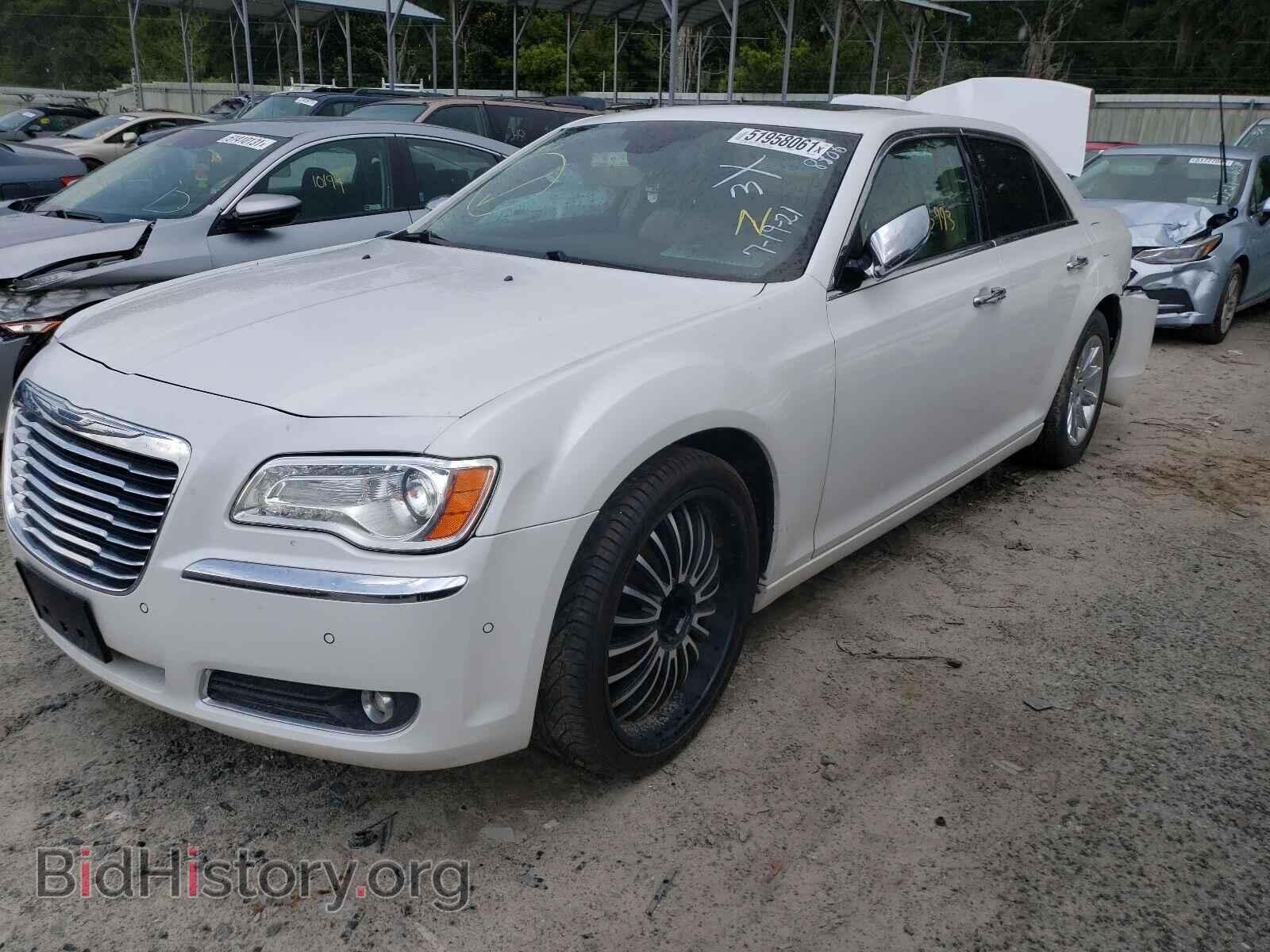 2011 CHRYSLER 300 - VIN: 2C3CA5CG6BH528306 - Фото 2
