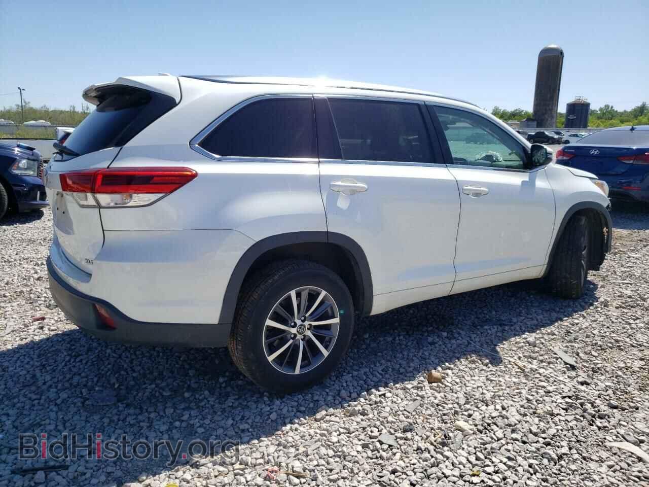 2017 TOYOTA HIGHLANDER - VIN: 5TDKZRFH1HS200328 - Фото 3