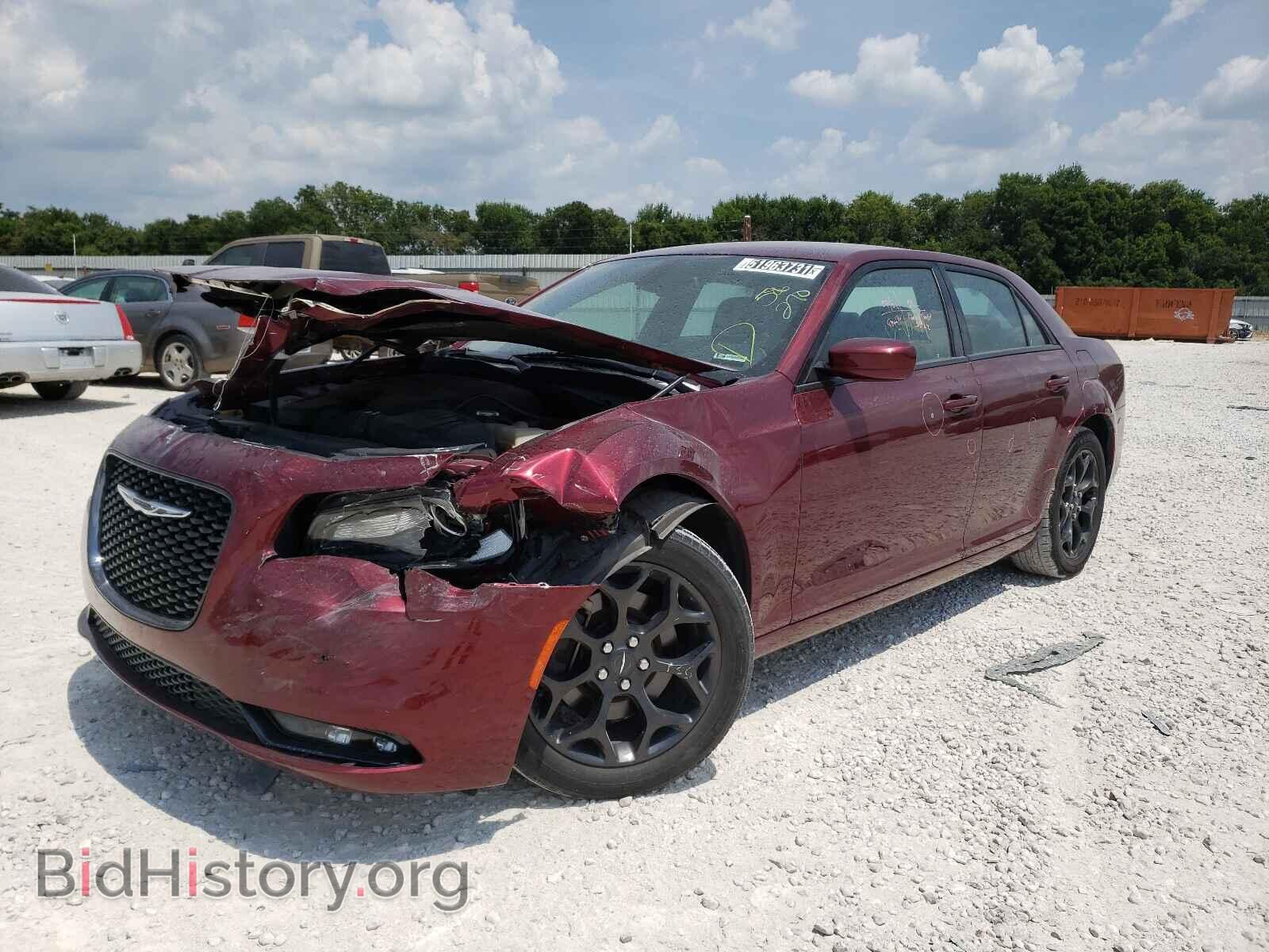 2019 CHRYSLER 300 - VIN: 2C3CCAGG8KH586270 - Фото 2