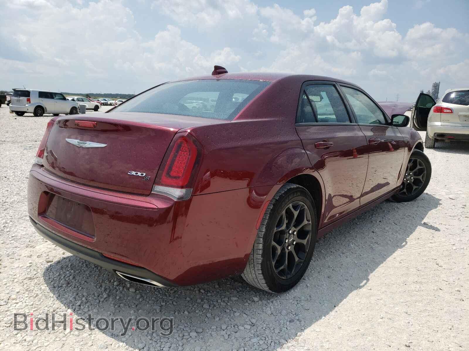 2019 CHRYSLER 300 - VIN: 2C3CCAGG8KH586270 - Фото 4