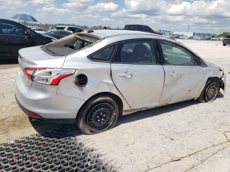 2012 Ford FOCUS (VIN 1FAHP3F26CL201547) — photo 3 of 14