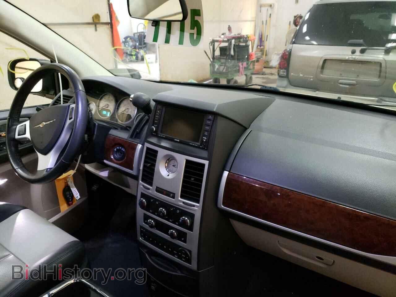 2010 CHRYSLER MINIVAN - VIN: 2A4RR8DX1AR496205 - Фото 9