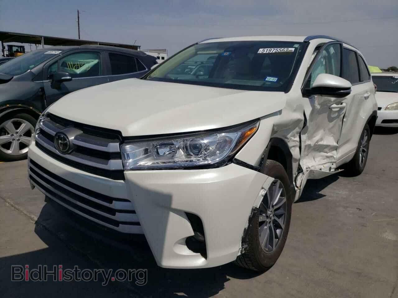 2018 TOYOTA HIGHLANDER - VIN: 5TDKZRFH0JS547221 - Фото 2