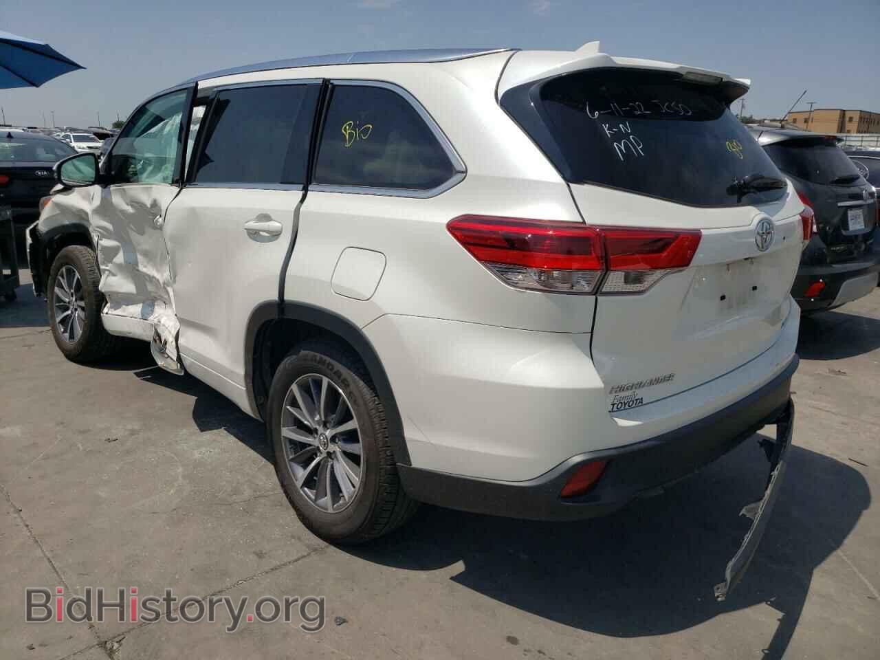2018 TOYOTA HIGHLANDER - VIN: 5TDKZRFH0JS547221 - Фото 3
