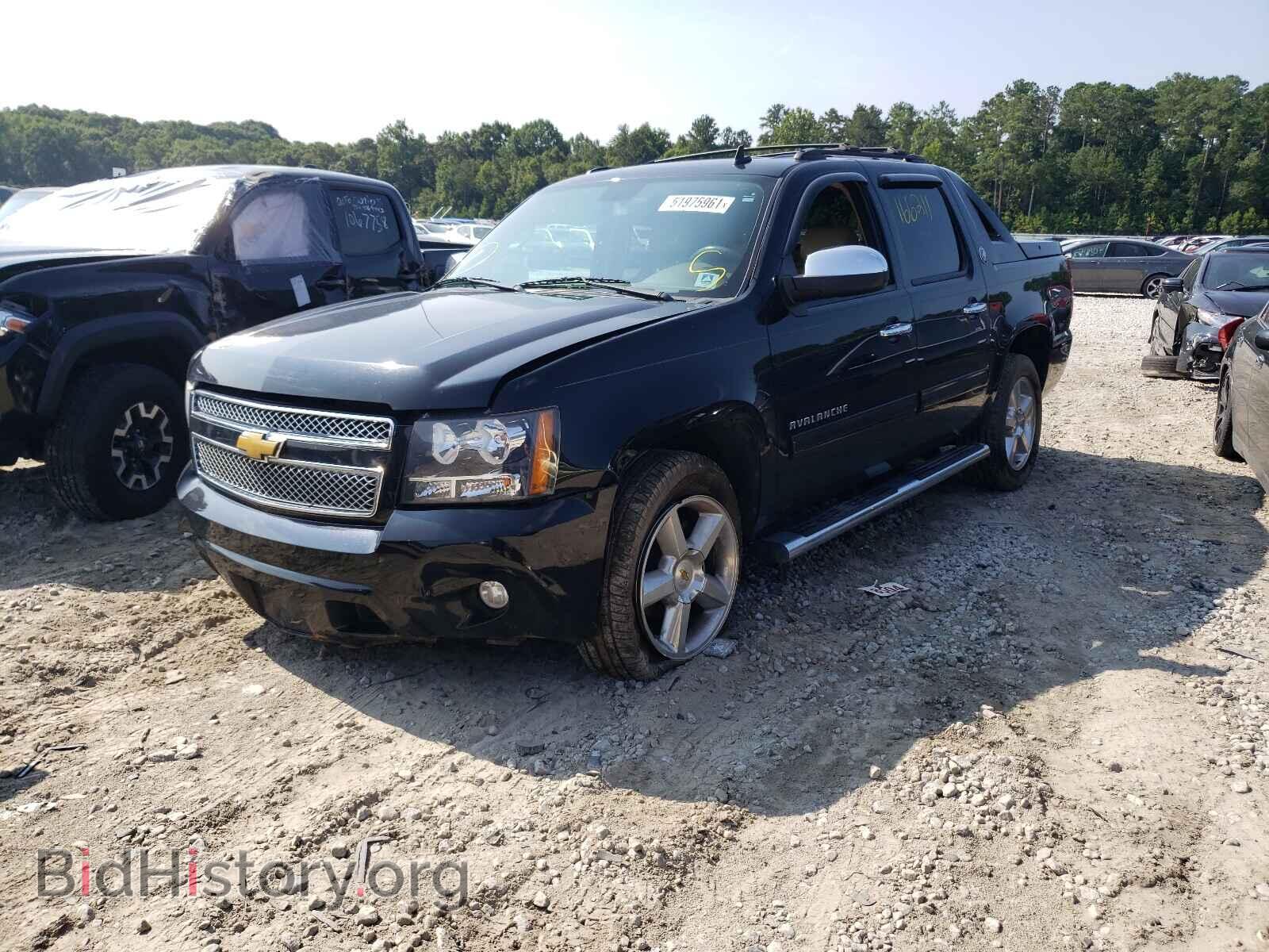 2013 CHEVROLET AVALANCHE - VIN: 3GNMCFE00DG176799 - Фото 2