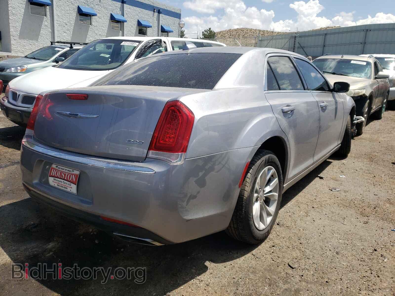 2016 CHRYSLER 300 - VIN: 2C3CCAAG3GH273627 - Фото 4