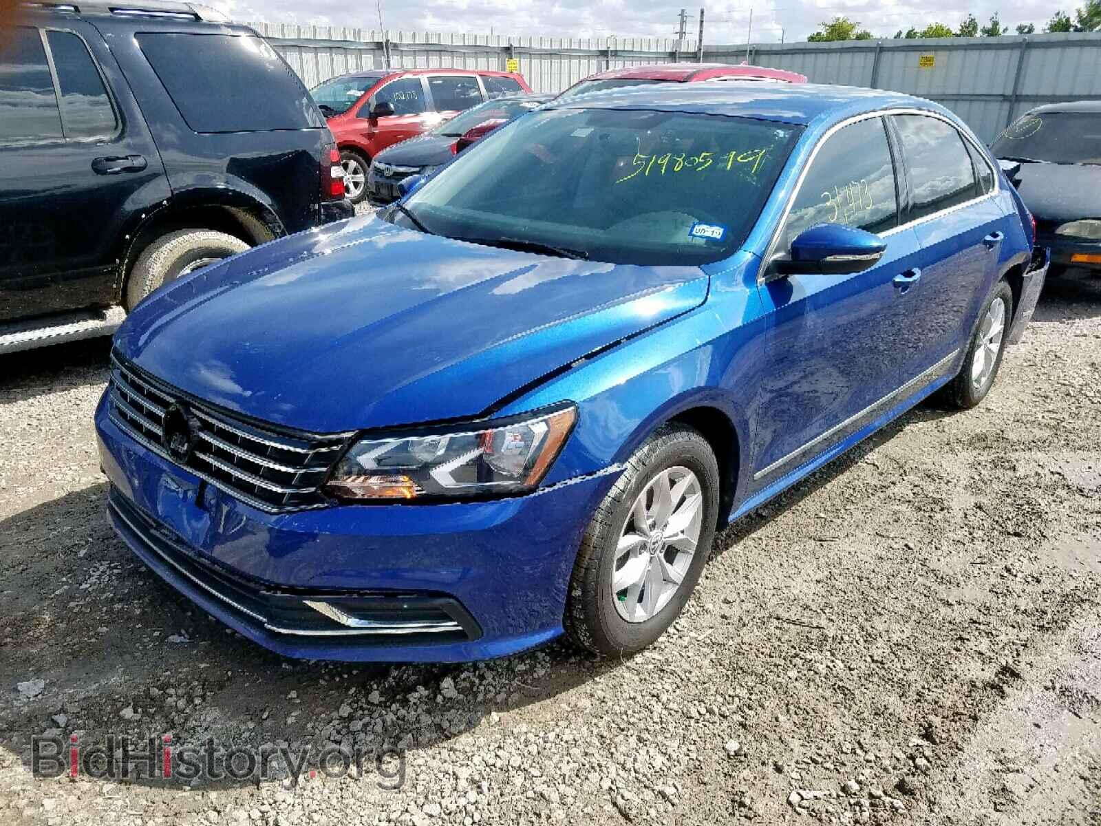 2017 VOLKSWAGEN PASSAT - VIN: 1VWAT7A32HC077389 - Фото 2