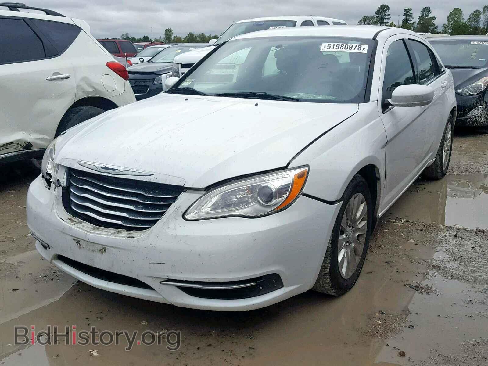 2011 CHRYSLER 200 - VIN: 1C3BC4FB2BN562749 - Фото 2