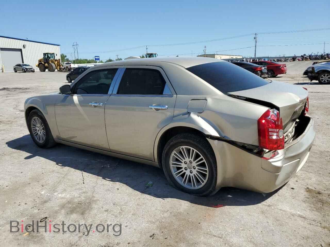 2009 CHRYSLER 300 - VIN: 2C3KA43D29H517342 - Фото 2