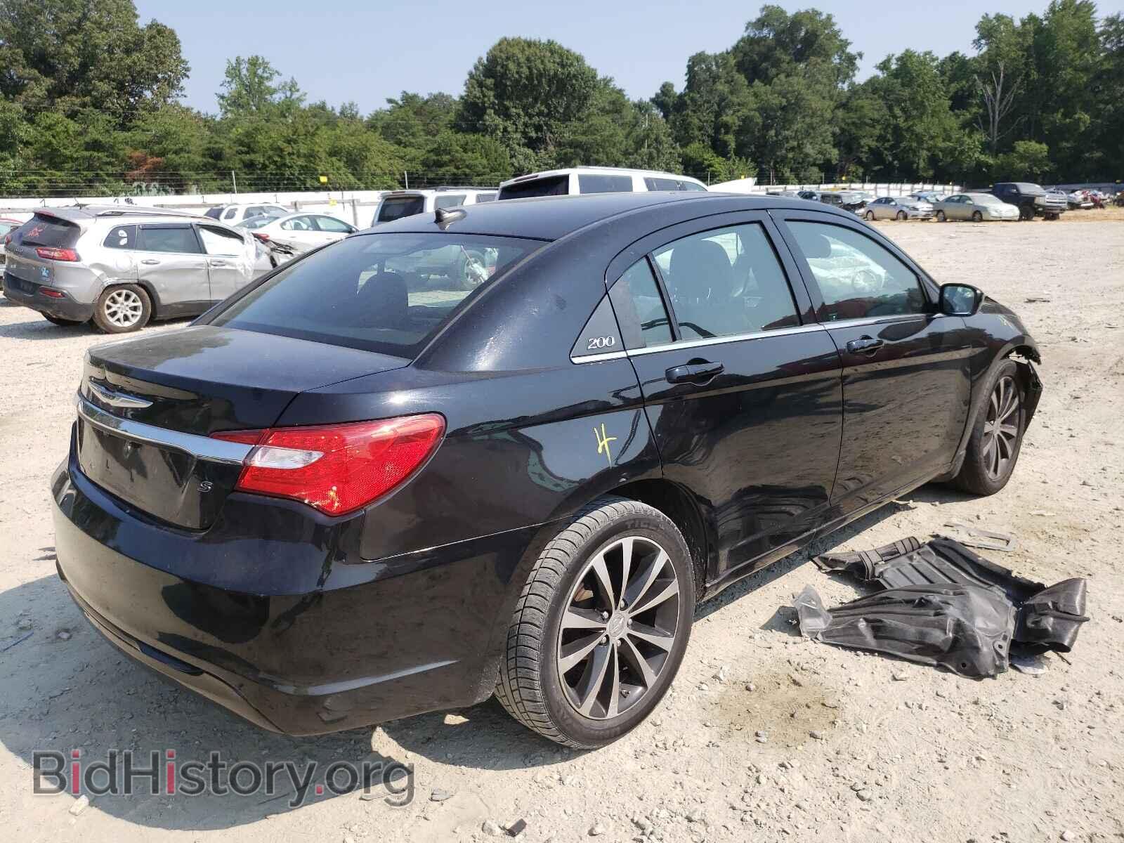 2012 CHRYSLER 200 - VIN: 1C3CCBHG1CN275809 - Фото 4