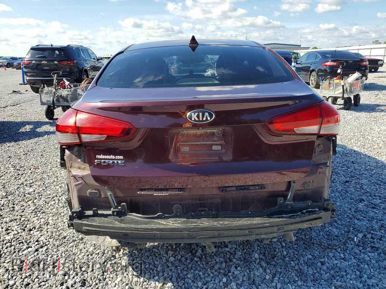 2018 KIA FORTE - VIN: 3KPFL4A79JE271104 - Фото 6