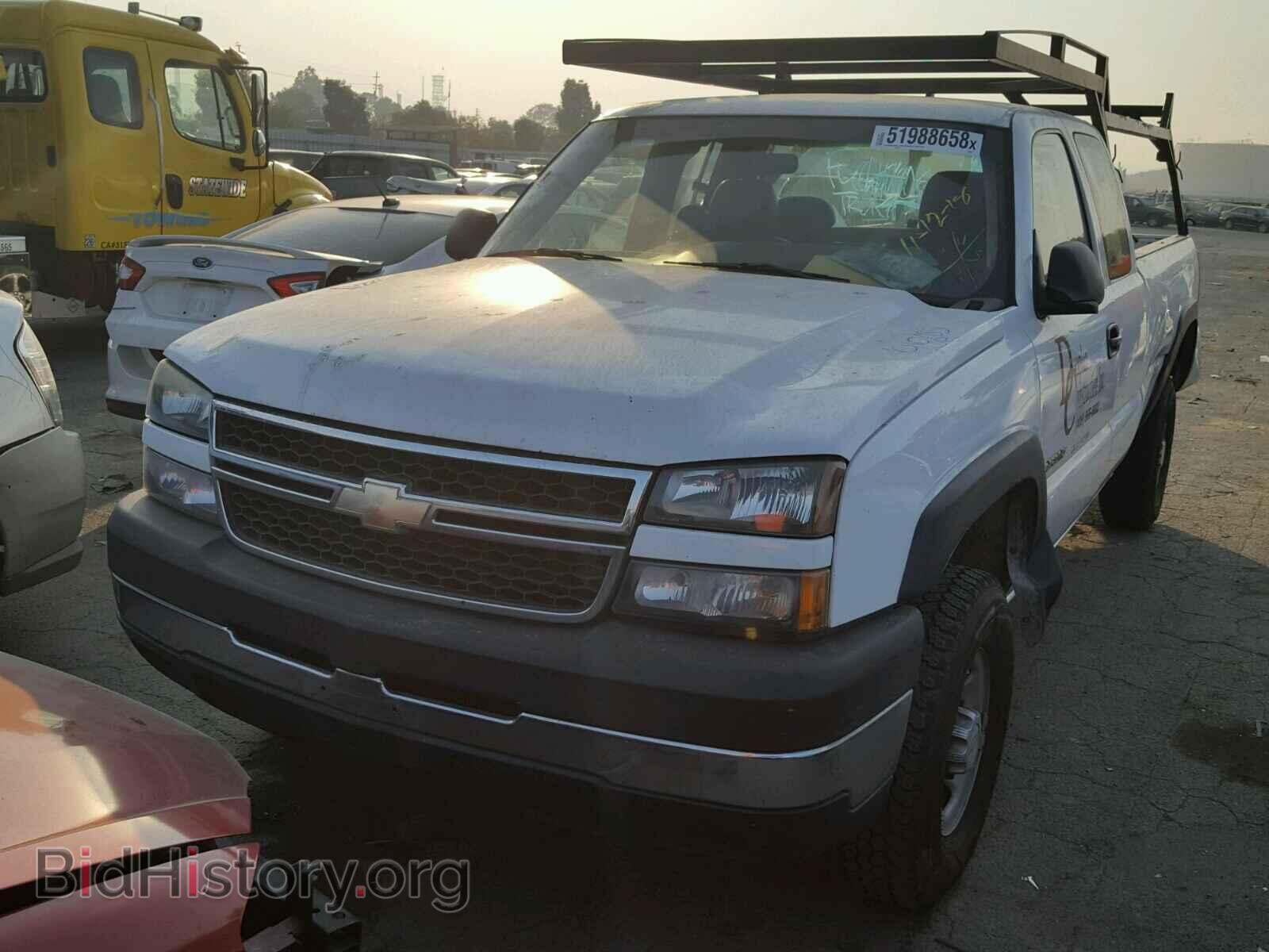 2006 CHEVROLET SILVERADO - VIN: 1GCHC29UX6E224870 - Фото 2