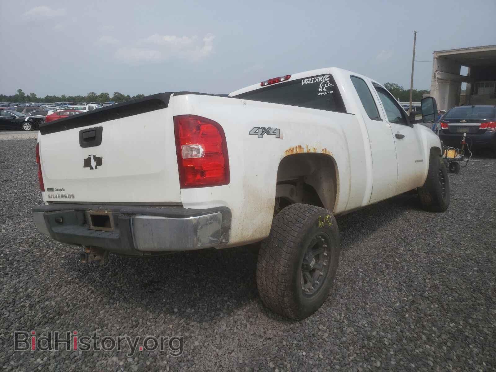 2011 CHEVROLET SILVERADO - VIN: 1GCRKPEA0BZ275619 - Фото 4