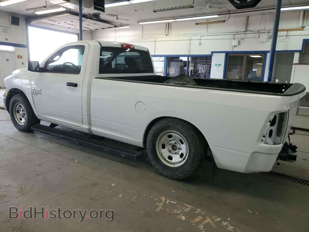 2019 RAM 1500 - VIN: 3C6JR7DG0KG502443 - Фото 2