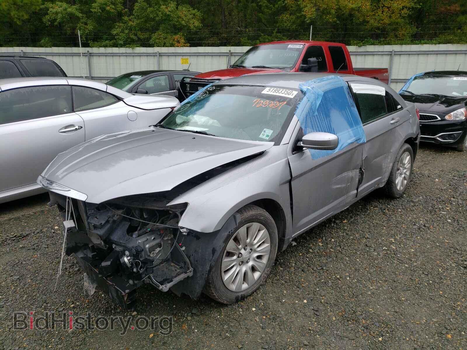 2013 CHRYSLER 200 - VIN: 1C3CCBAG8DN728237 - Фото 2