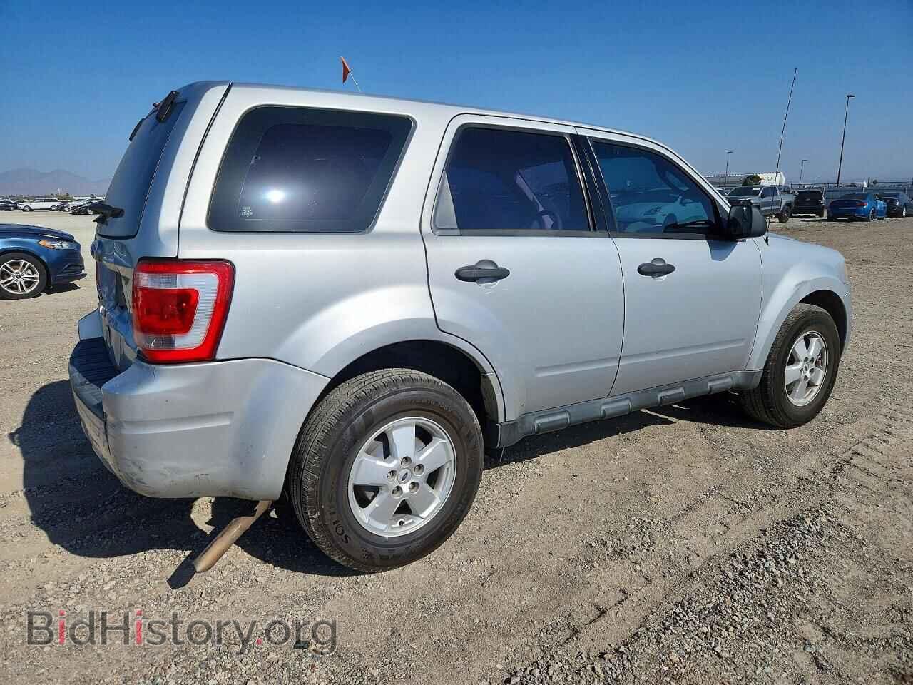 2011 FORD ESCAPE - VIN: 1FMCU0C73BKC23744 - Фото 3