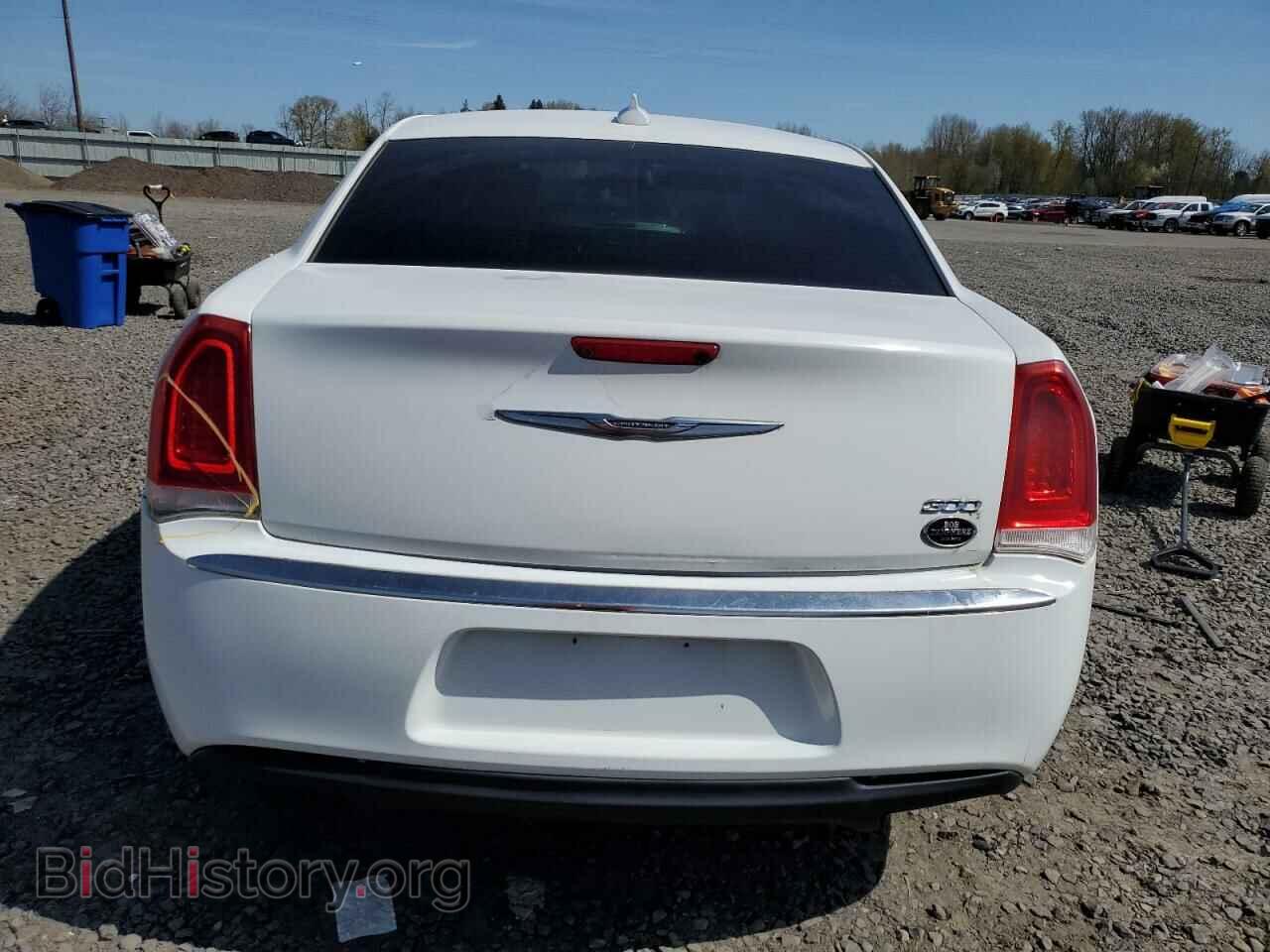 2016 CHRYSLER 300 - VIN: 2C3CCAAG5GH268557 - Фото 6