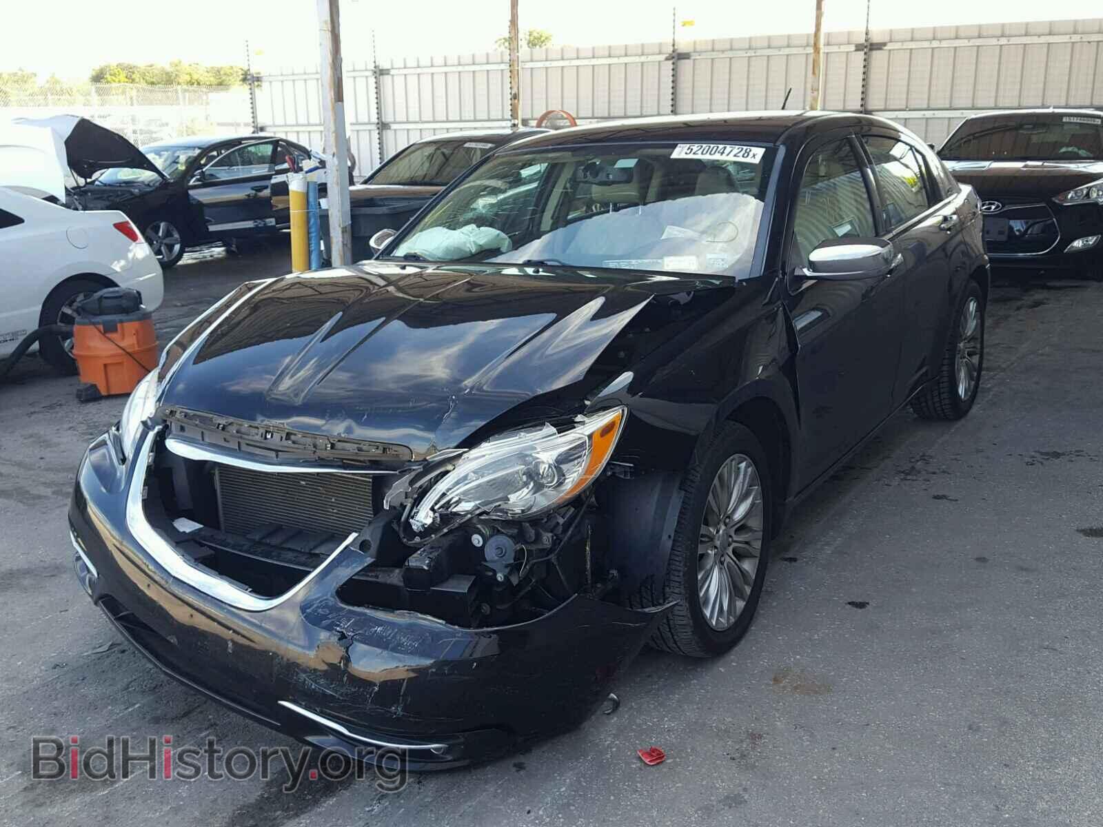 2012 CHRYSLER 200 - VIN: 1C3CCBCB3CN172113 - Фото 2