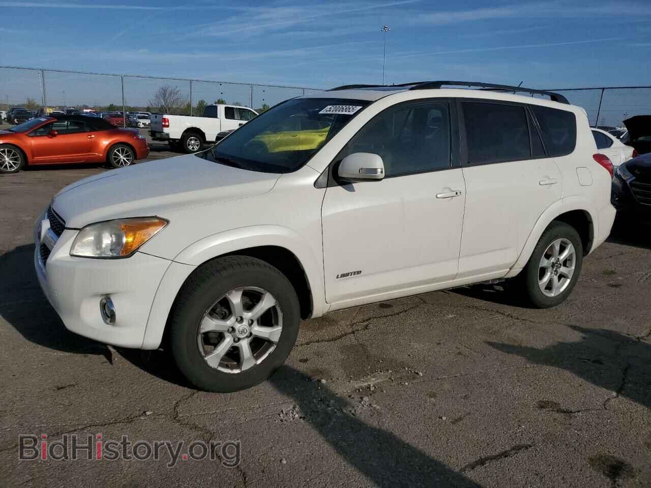 Фотография 2T3DF4DV5BW095991 - TOYOTA RAV4 2011