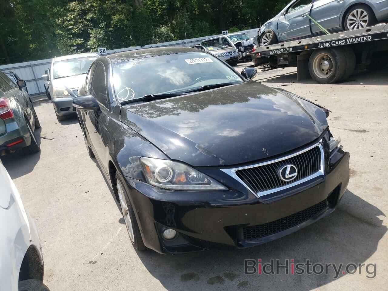 Photo JTHCF5C20B5044719 - LEXUS IS 2011