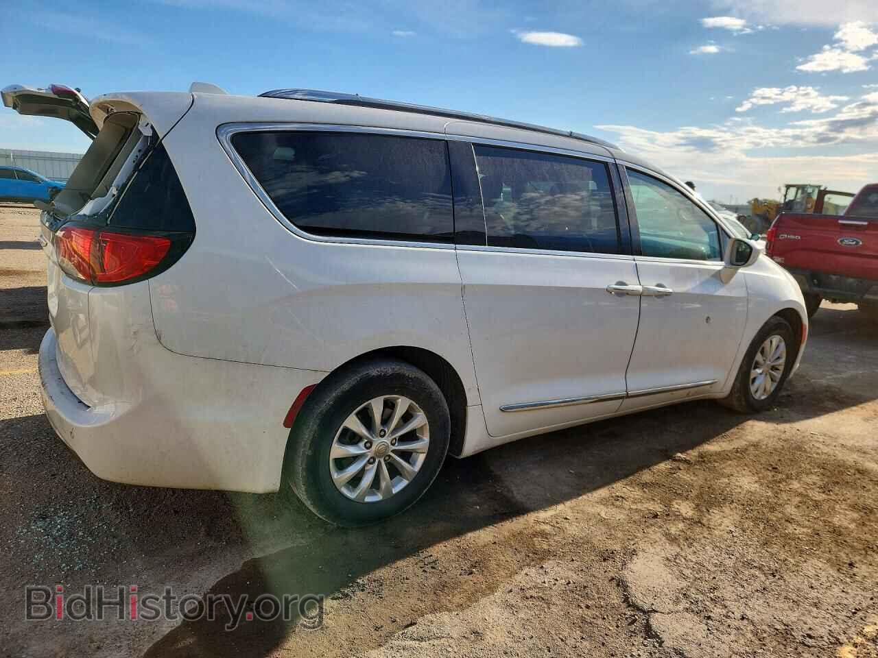 2018 CHRYSLER PACIFICA - VIN: 2C4RC1BG0JR163334 - Photo 3