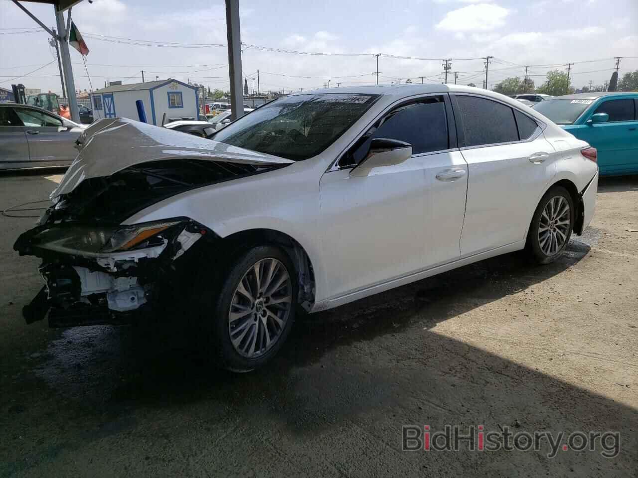 Photo 58ADZ1B16LU067819 - LEXUS ES350 2020