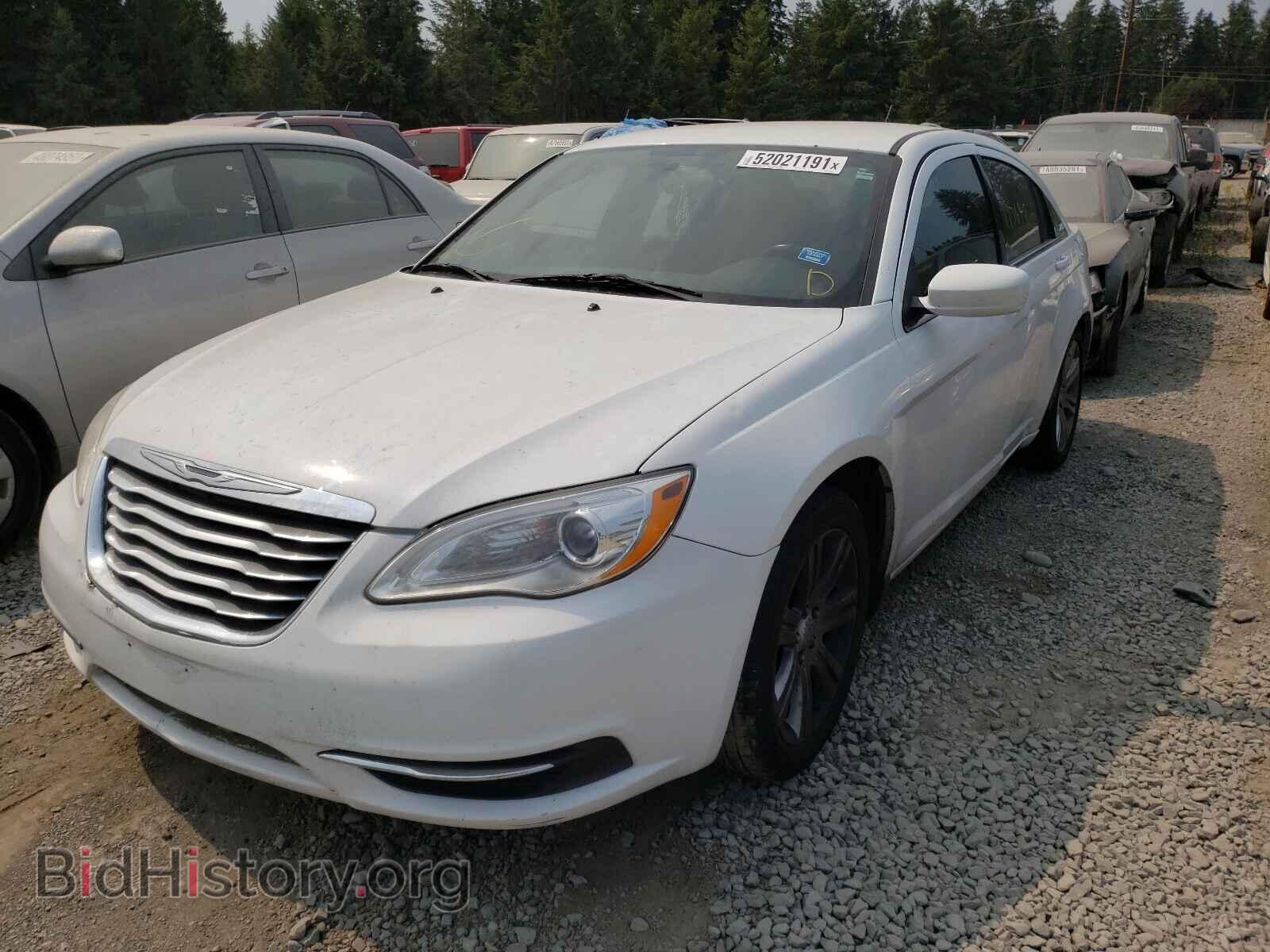 2011 CHRYSLER 200 - VIN: 1C3BC1FB1BN615052 - Фото 2