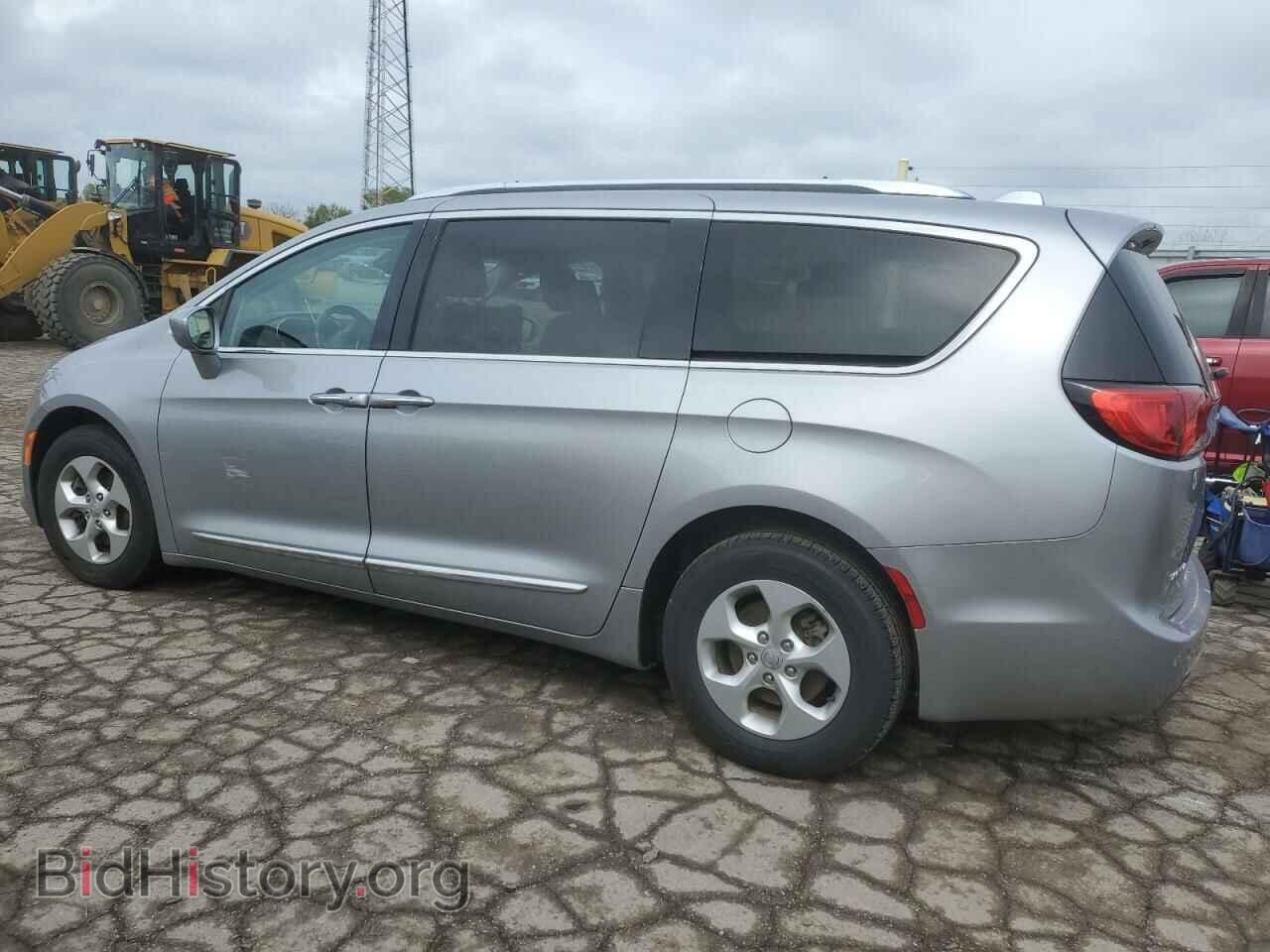 2017 CHRYSLER PACIFICA - VIN: 2C4RC1EG1HR584789 - Photo 2