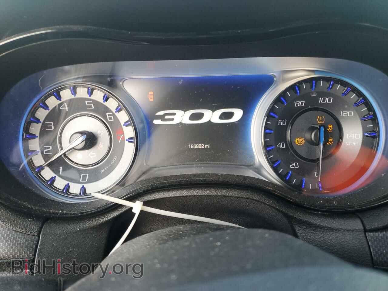 2016 CHRYSLER 300 - VIN: 2C3CCAGG4GH253281 - Photo 9
