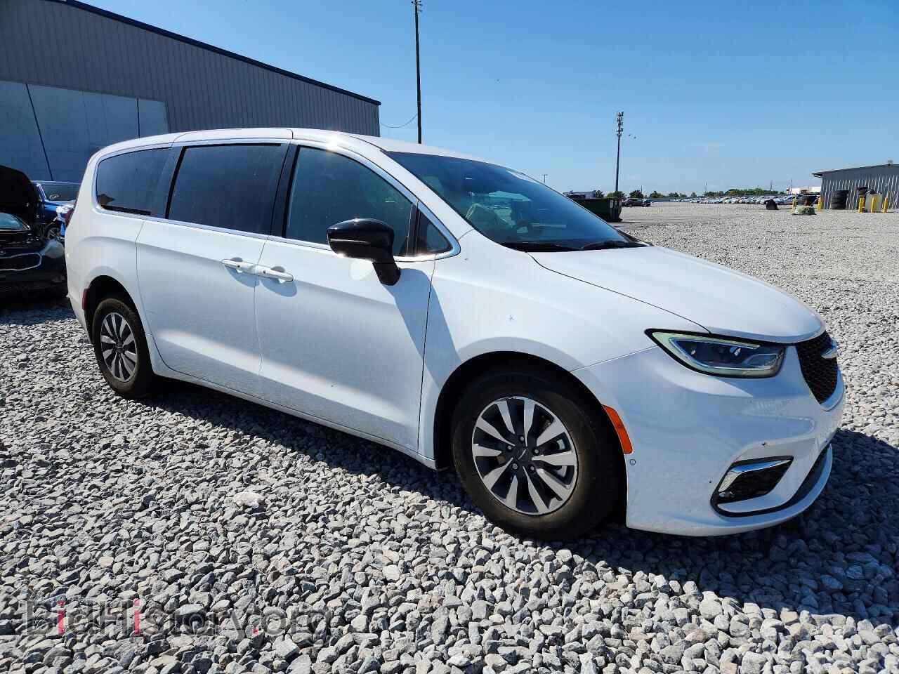 2025 CHRYSLER PACIFICA - VIN: 2C4RC1S77SR507839 - Photo 4