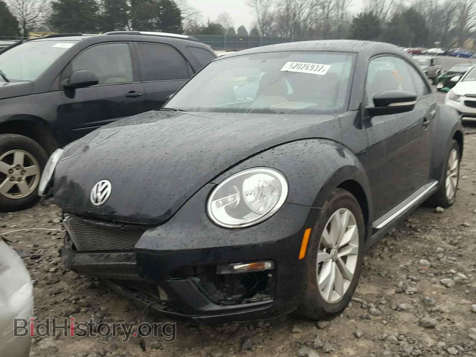2017 VOLKSWAGEN BEETLE - VIN: 3VWF17AT8HM621145 - Фото 2