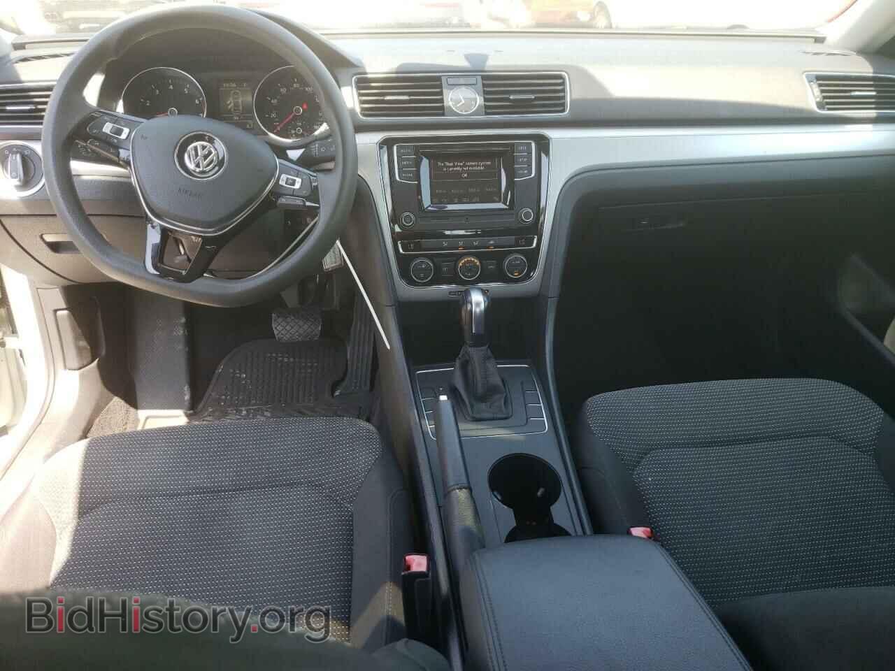 2017 VOLKSWAGEN PASSAT - VIN: 1VWAT7A34HC011653 - Фото 8