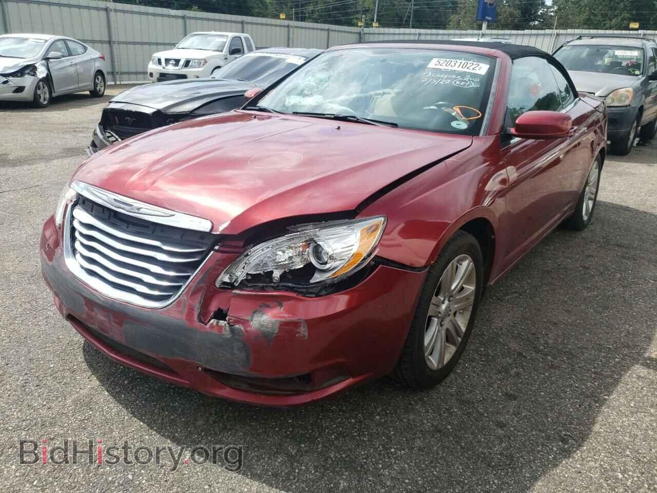 2013 CHRYSLER 200 - VIN: 1C3BCBEG2DN573805 - Фото 2