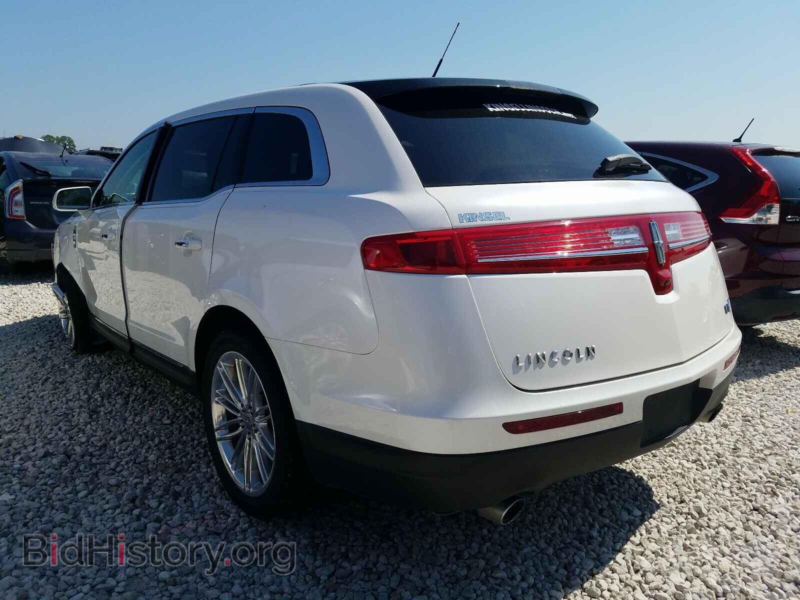 2019 LINCOLN MKT - VIN: 2LMHJ5ATXKBL01236 - Фото 3