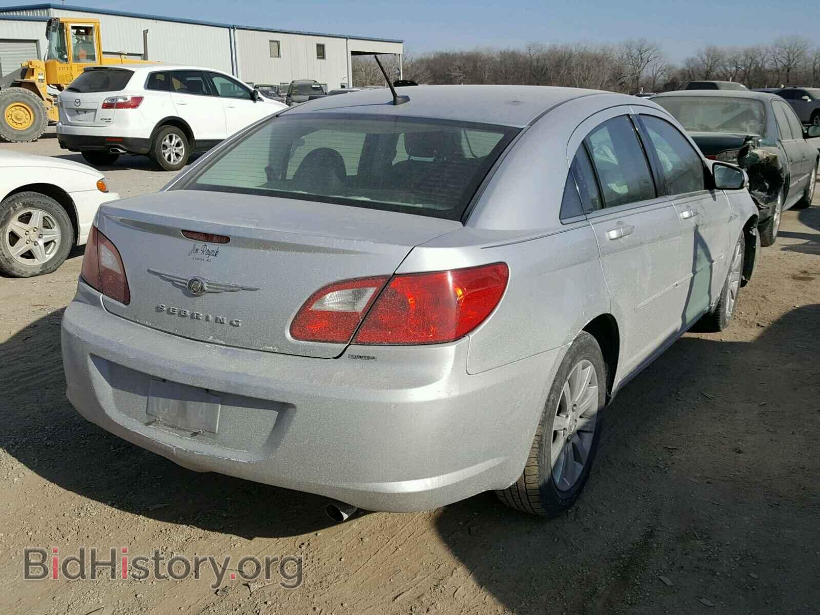 2010 CHRYSLER SEBRING - VIN: 1C3CC5FD7AN190674 - Фото 4