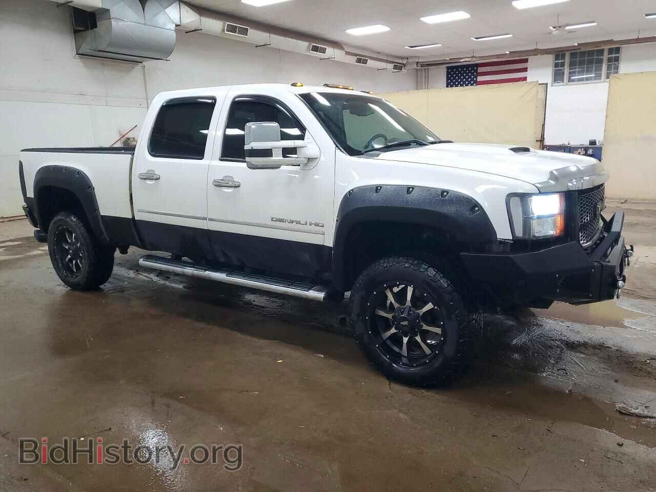 2011 GMC All Models - VIN: 1GT426C87BF150879 - Photo 4