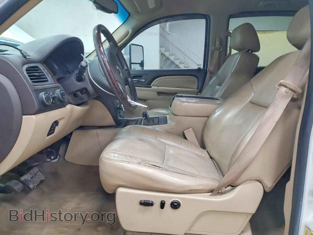 2011 GMC All Models - VIN: 1GT426C87BF150879 - Photo 7