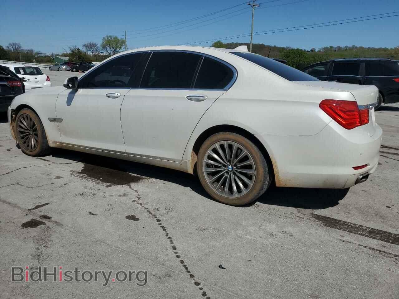 2011 BMW 7 SERIES - VIN: WBAKA4C50BC612878 - Фото 2