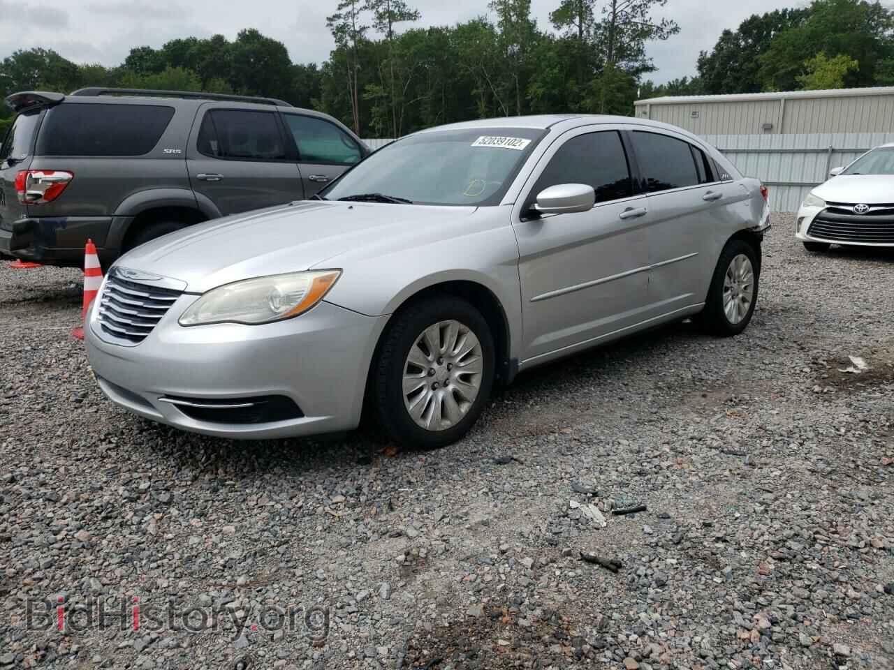 2012 CHRYSLER 200 - VIN: 1C3CCBAB9CN201665 - Фото 2