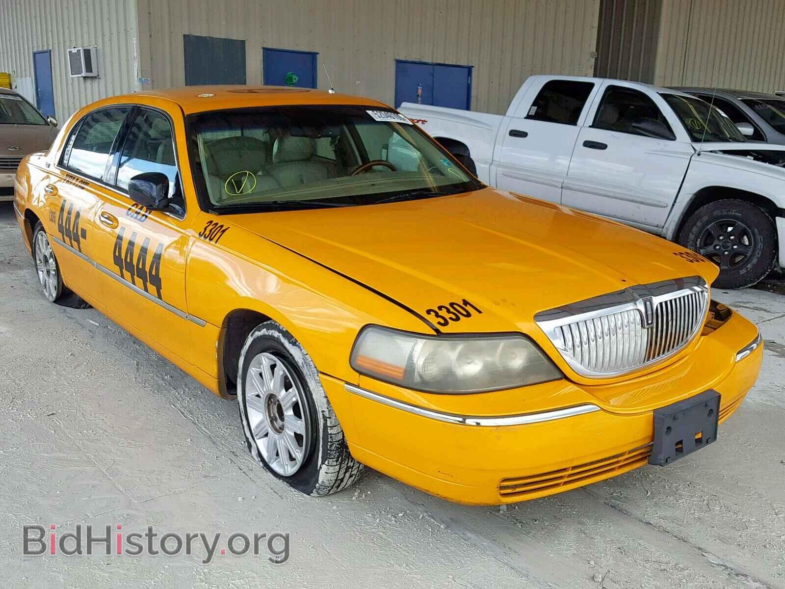 Фотография 2LNBL8CV5AX618919 - LINCOLN TOWNCAR 2010