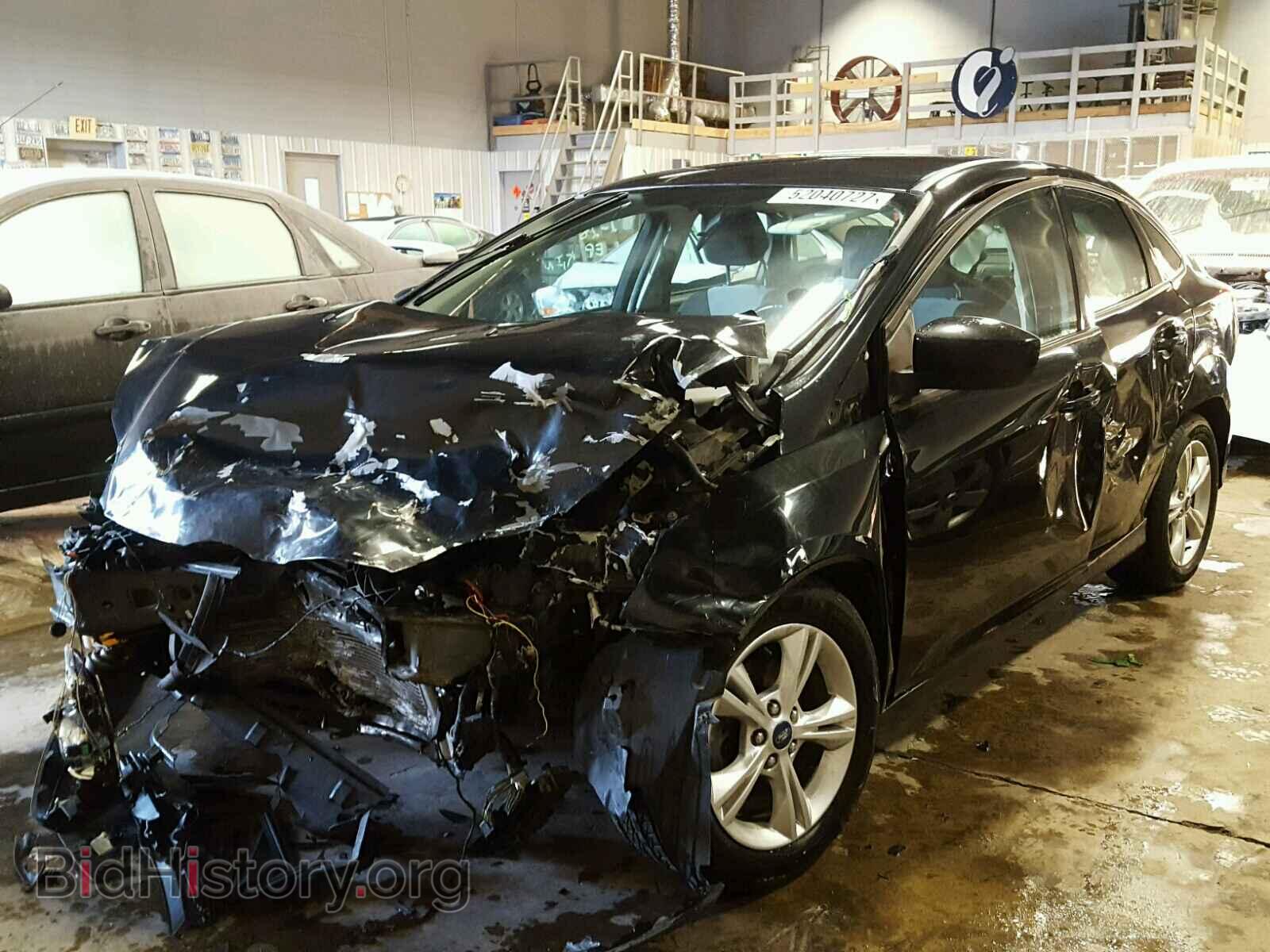 2012 Ford FOCUS (VIN 1FAHP3F22CL119945) — фото 2 из 10