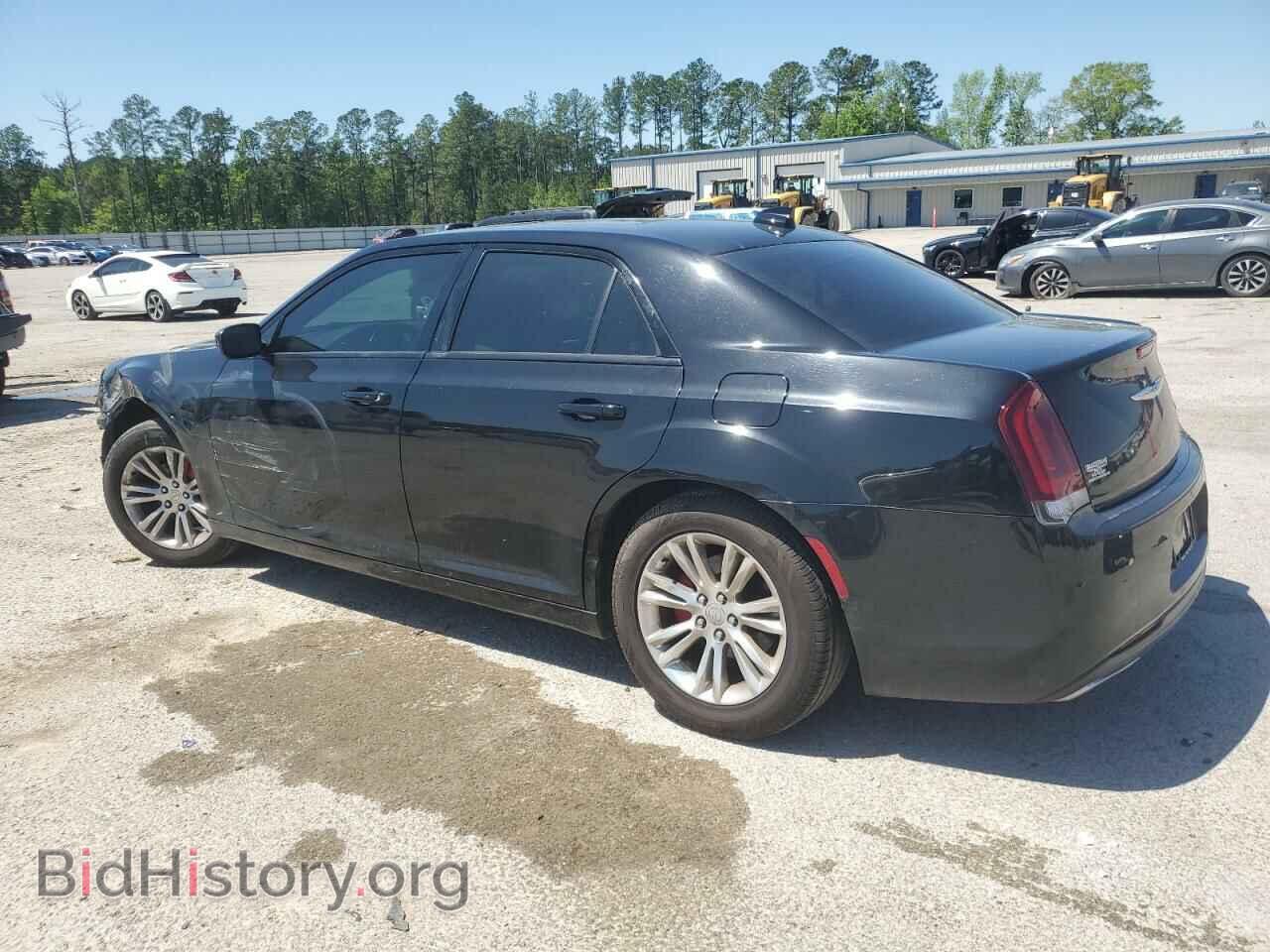 2018 CHRYSLER 300 - VIN: 2C3CCABG6JH222709 - Фото 2