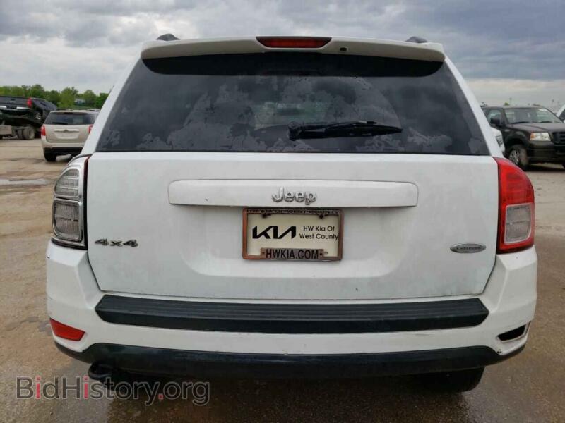 2011 Jeep COMPASS (VIN 1J4NF1FB6BD235446) — фото 6 из 13