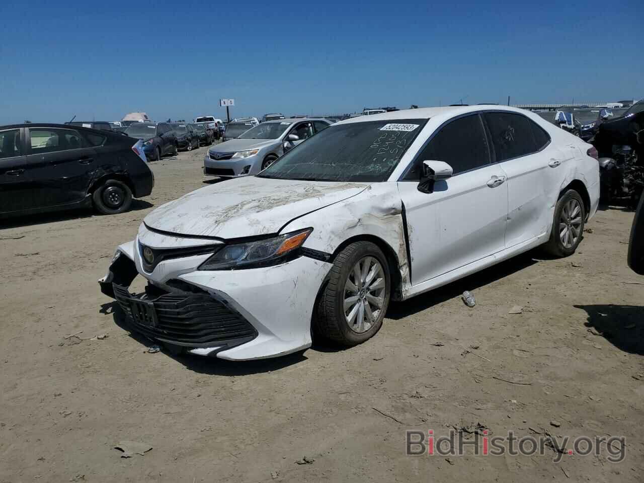 Photo 4T1B11HK3JU121600 - TOYOTA CAMRY 2018