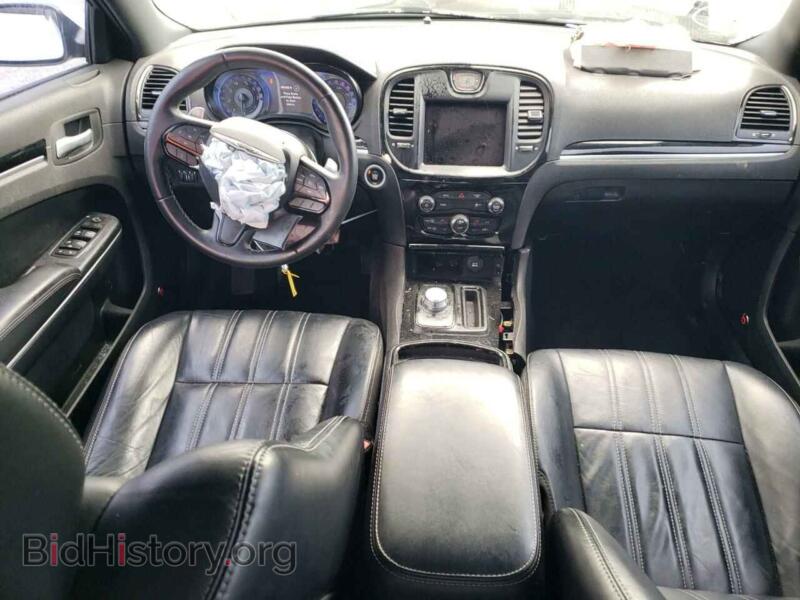 2017 Chrysler 300 (VIN 2C3CCABG3HH526669) — фото 8 из 12