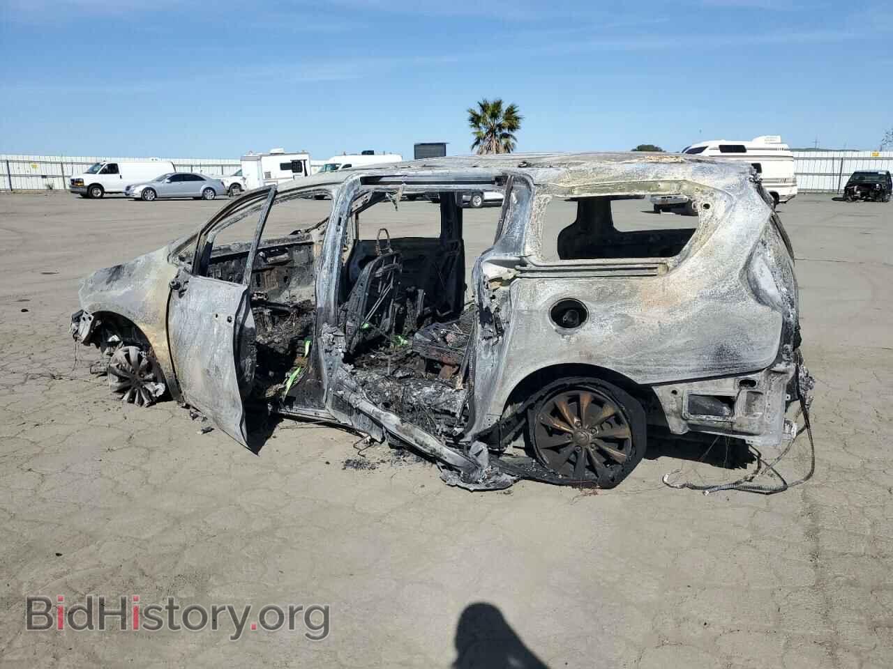 2019 CHRYSLER PACIFICA - VIN: 2C4RC1BG8KR603477 - Фото 2