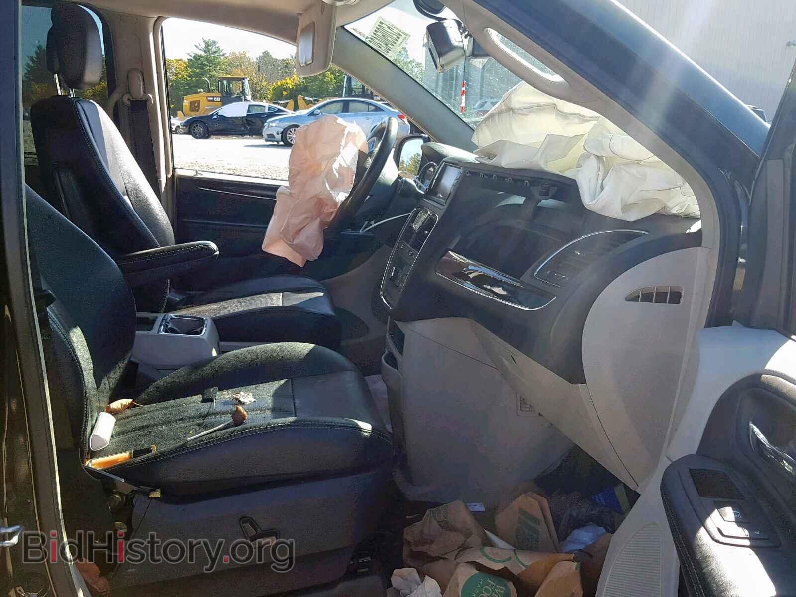 2016 CHRYSLER TOWN & COU - VIN: 2C4RC1CG4GR208475 - Фото 5