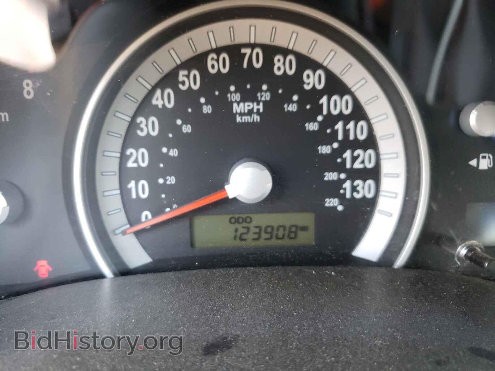2007 HYUNDAI ENTOURAGE - VIN: KNDMC233676042285 - Фото 8
