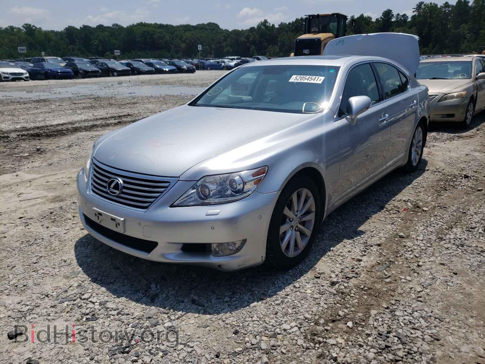 2012 LEXUS LS460 - VIN: JTHBL5EF3C5111917 - Photo 2